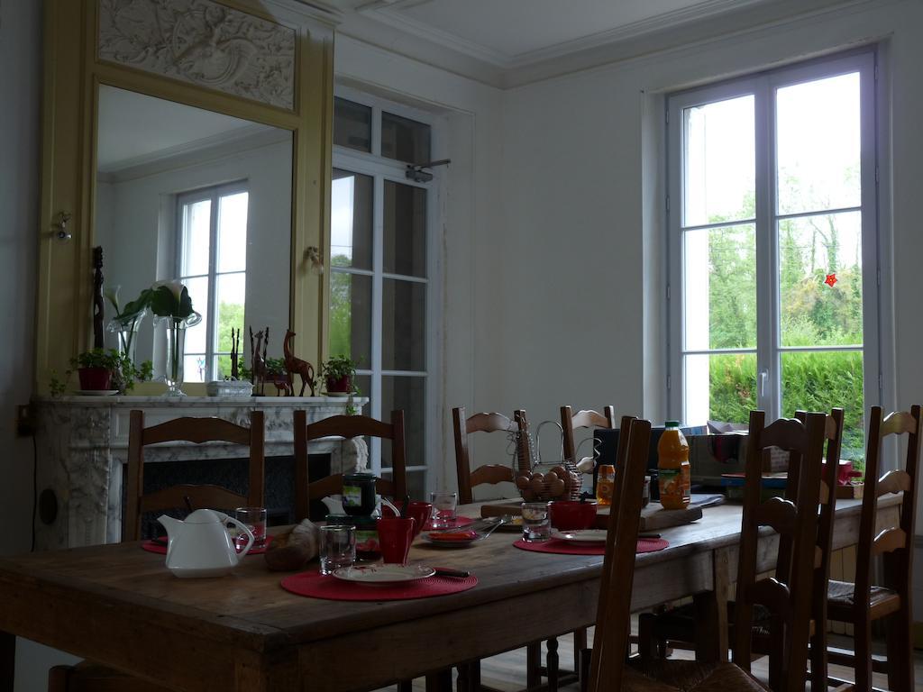 Le Betrot Panzió Estissac Kültér fotó