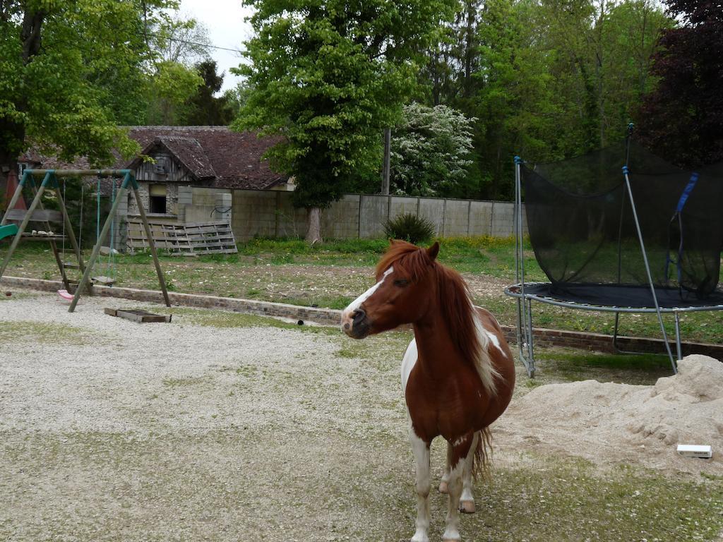 Le Betrot Panzió Estissac Kültér fotó