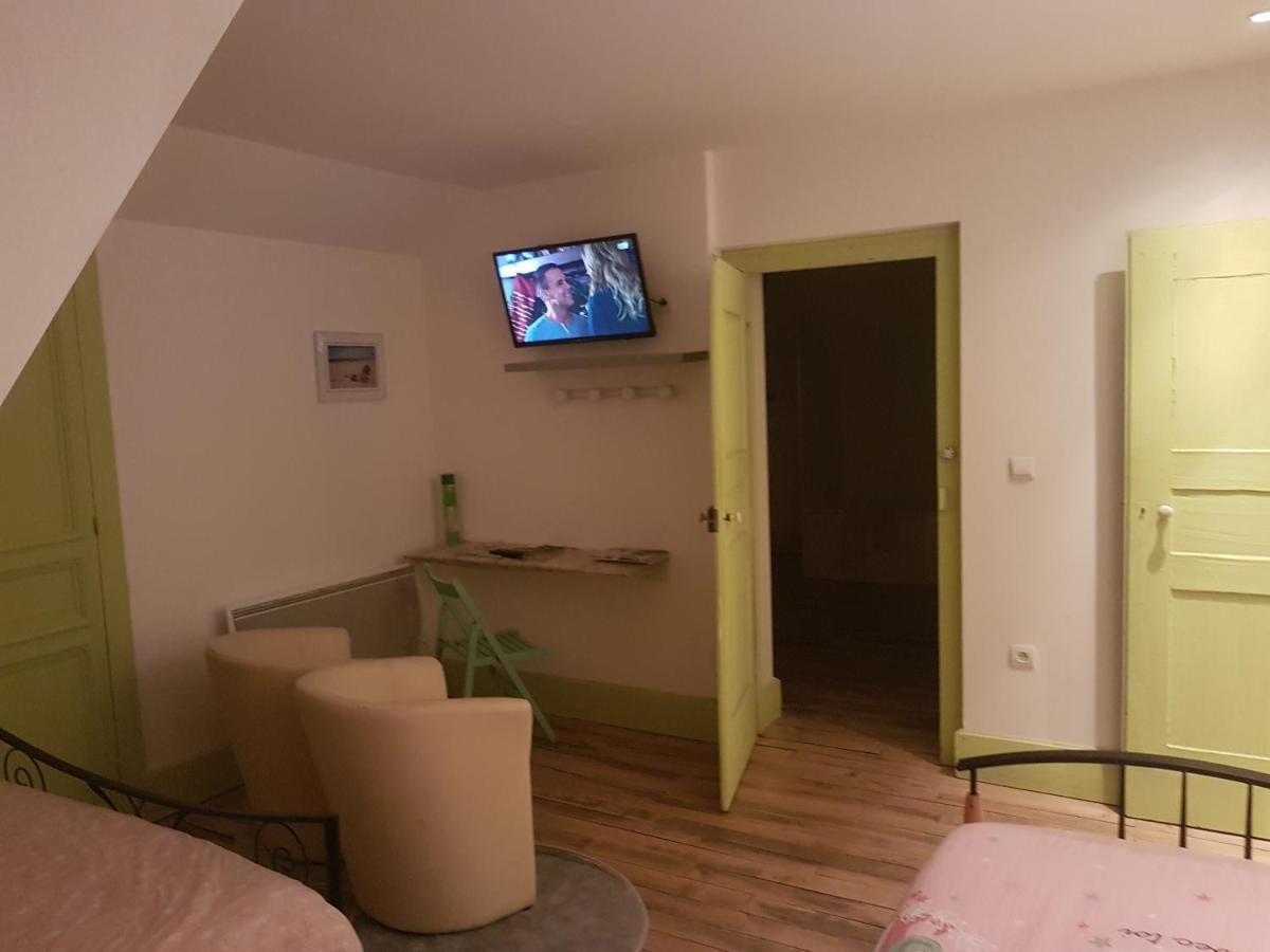 Le Betrot Panzió Estissac Kültér fotó