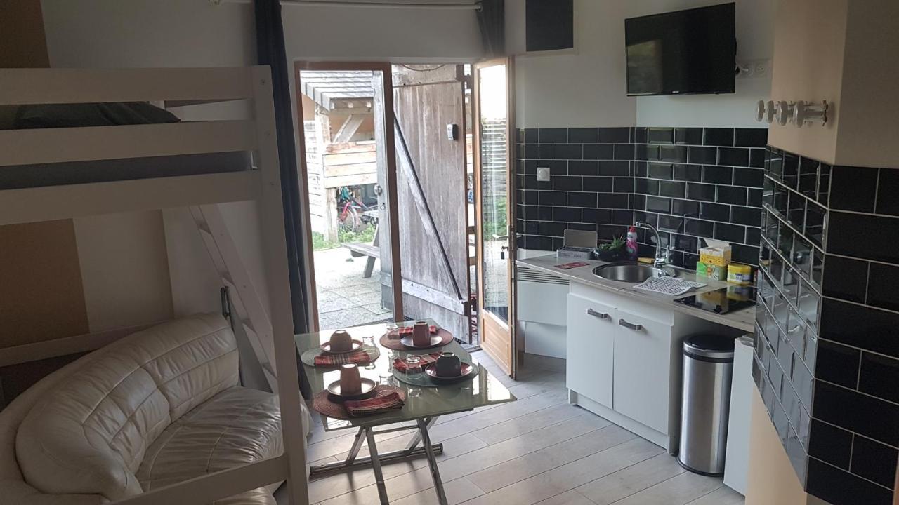 Le Betrot Panzió Estissac Kültér fotó