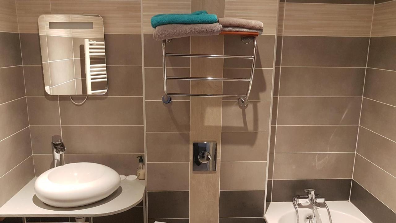 Le Betrot Panzió Estissac Kültér fotó